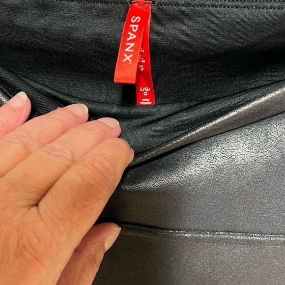 NWOT Spanx Black Faux Leather Shapewear Leggings Sz L - Picture 9 of 9